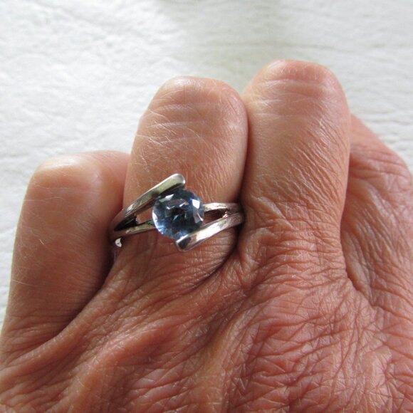 Silver Blue Topaz Stone Ring - Sz 8 - Picture 8 of 9
